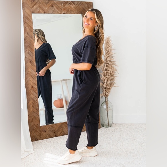 𝓯𝓹 Free People ~ Good Side Jumpsuit in Black - Picture 6 of 7
